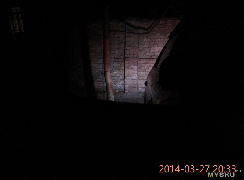 Фонари заднего хода, фото с водительского места в зеркало заднего вида, лампы с цоколем 1156