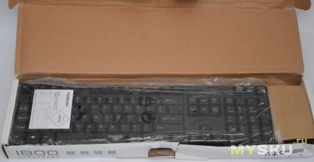 1800 2.4GHz Wireless Spill-Resistant Desktop Keyboard with Wireless Optical Mouse (1*AA/1*AA)