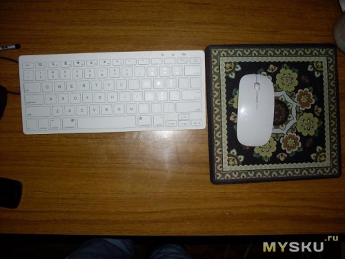 Комплект из клавиатуры, мышки и ковра