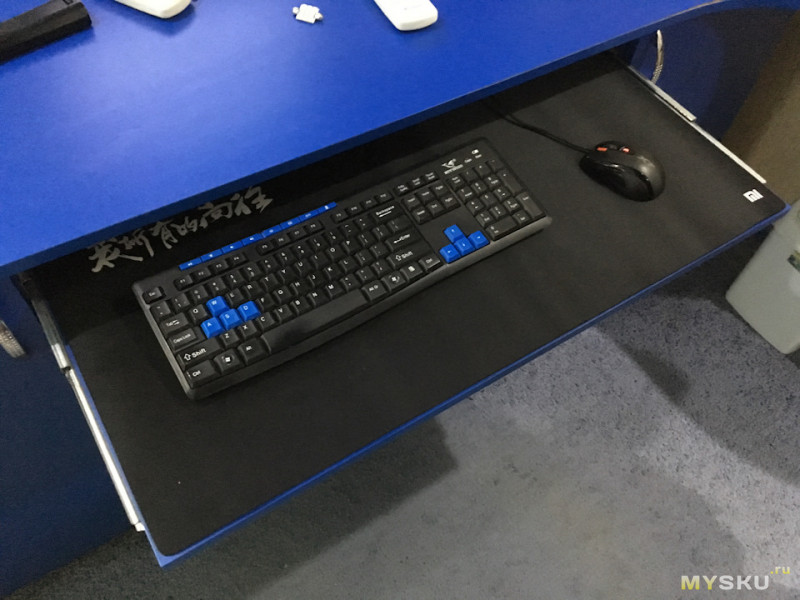 Стол для клавиатуры и мыши - 91 фото